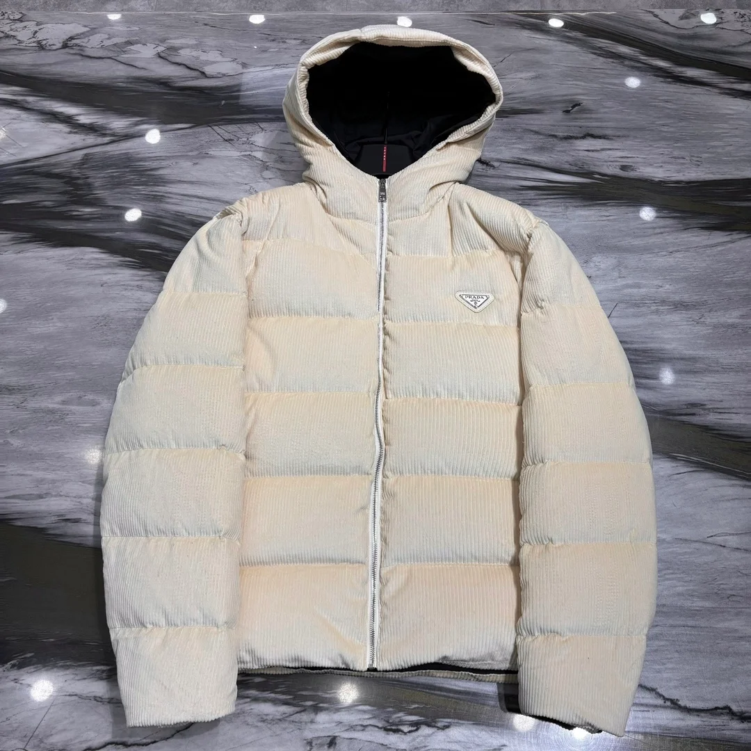 프라다 크롭 코듀로이 다운 패딩 자켓