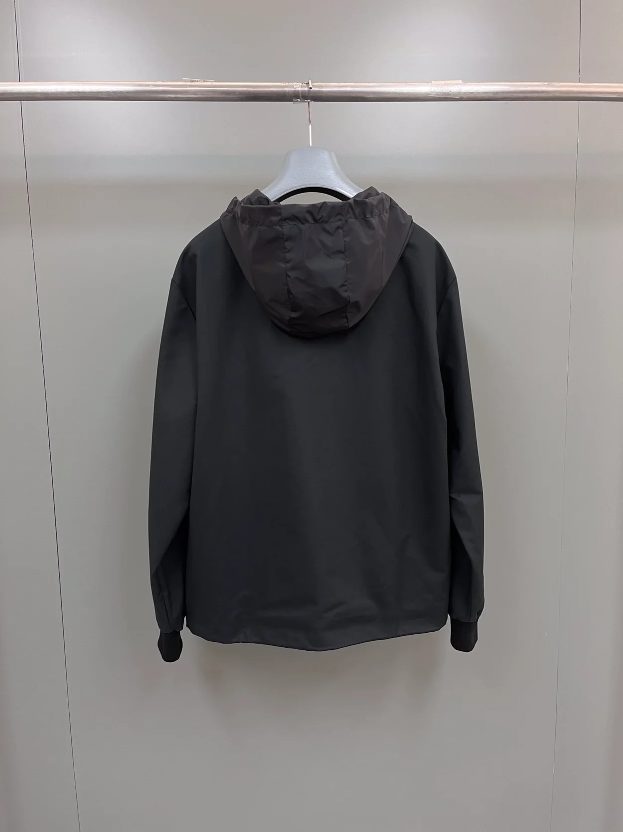 프라다 삼각로고 리나일론 후드 자켓