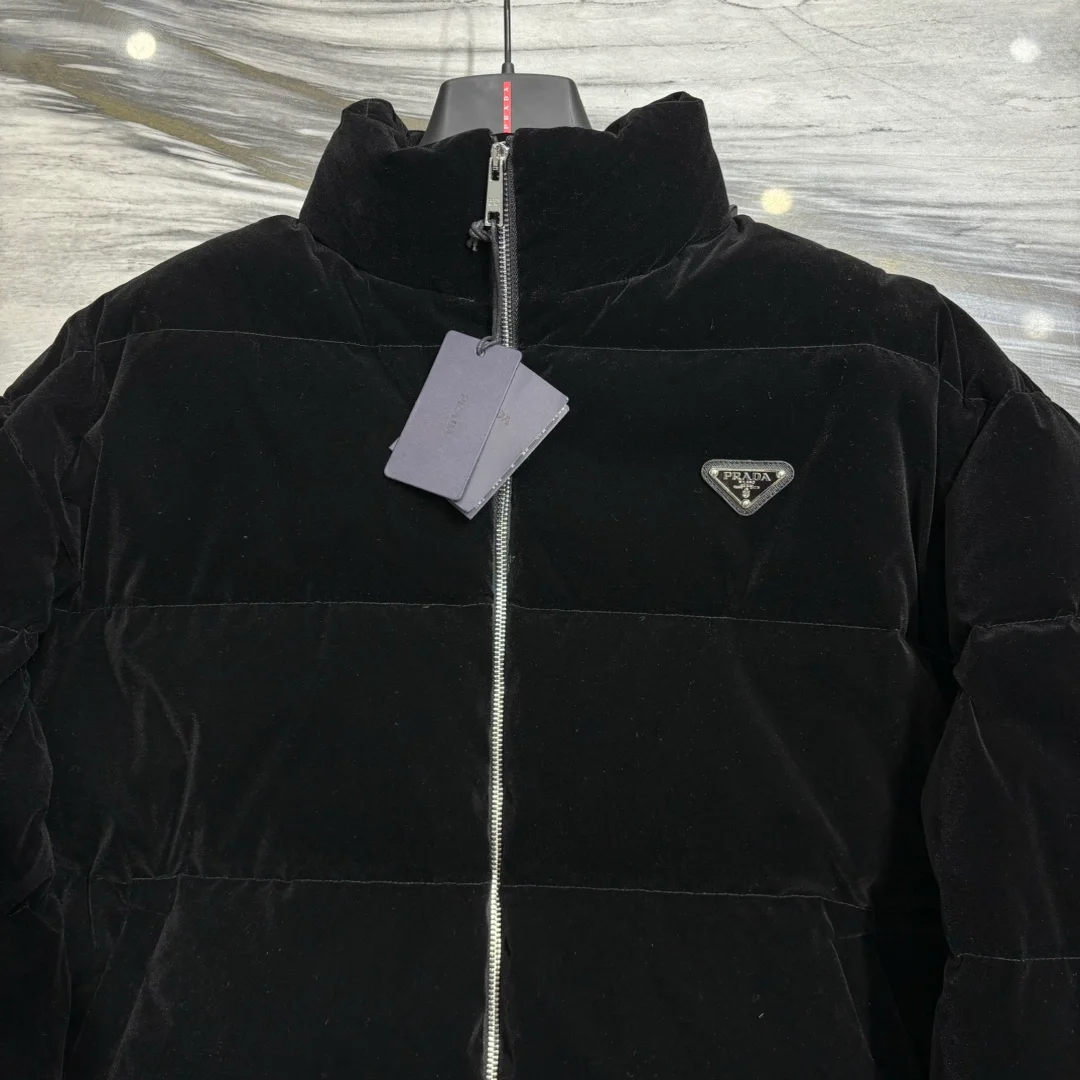 프라다 삼각로고 벨벳 패딩 자켓