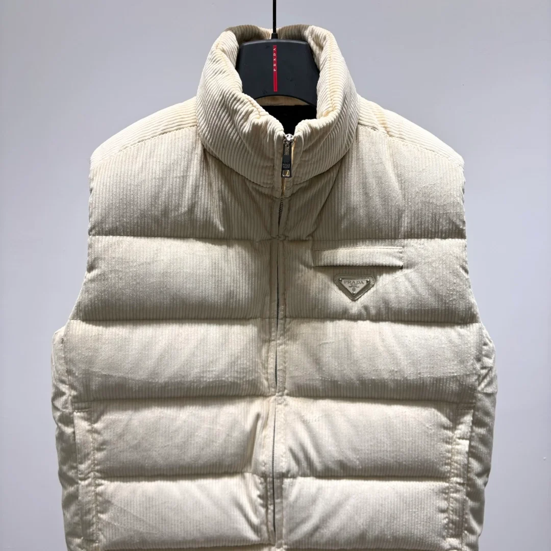 프라다 코듀로이 다운 패딩 베스트 아이보리
