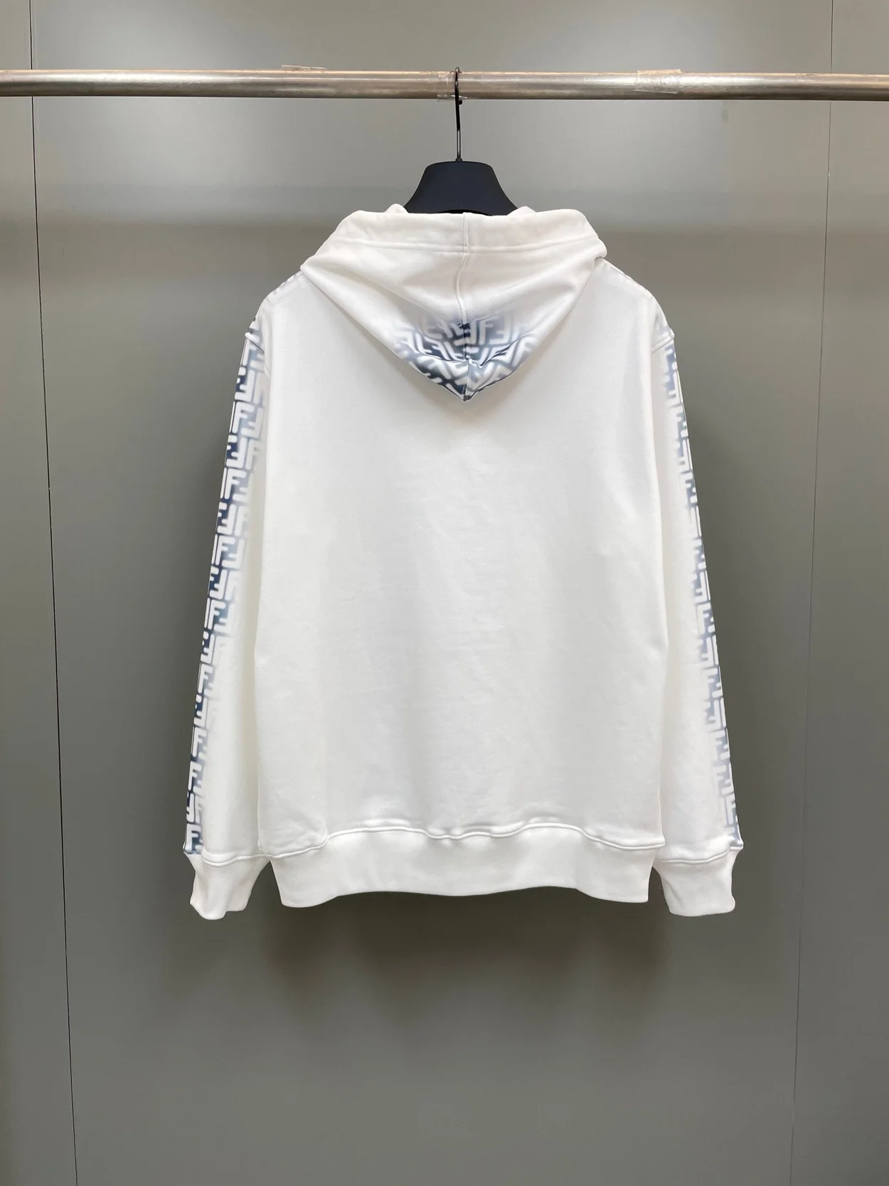 펜디 인서트 프린팅 후드