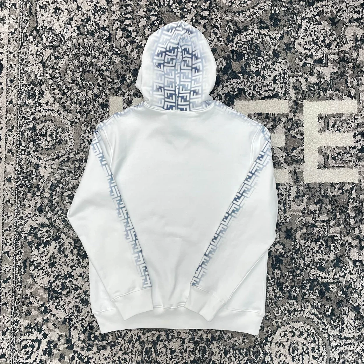 펜디 인서트 프린팅 후드