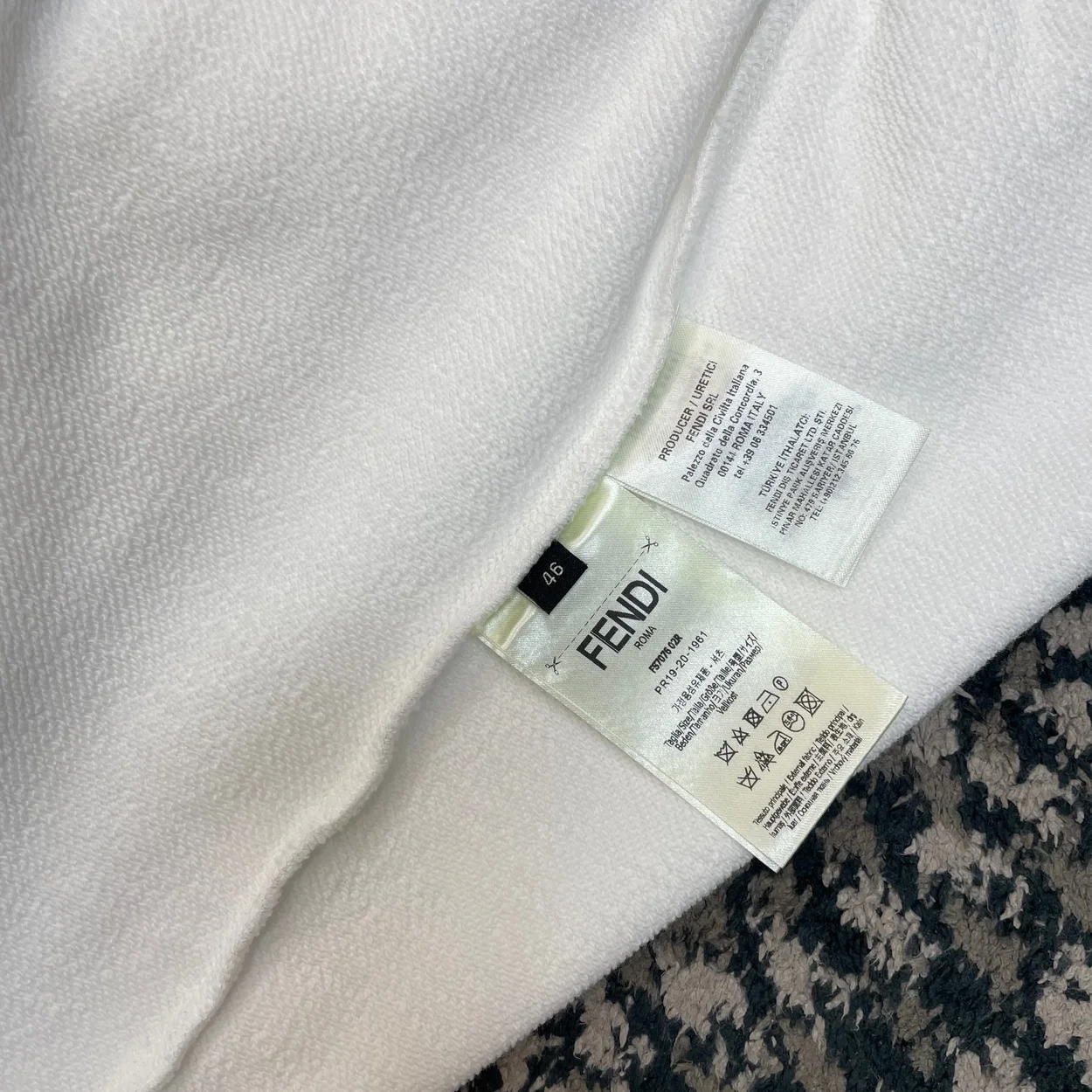 펜디 인서트 프린팅 후드