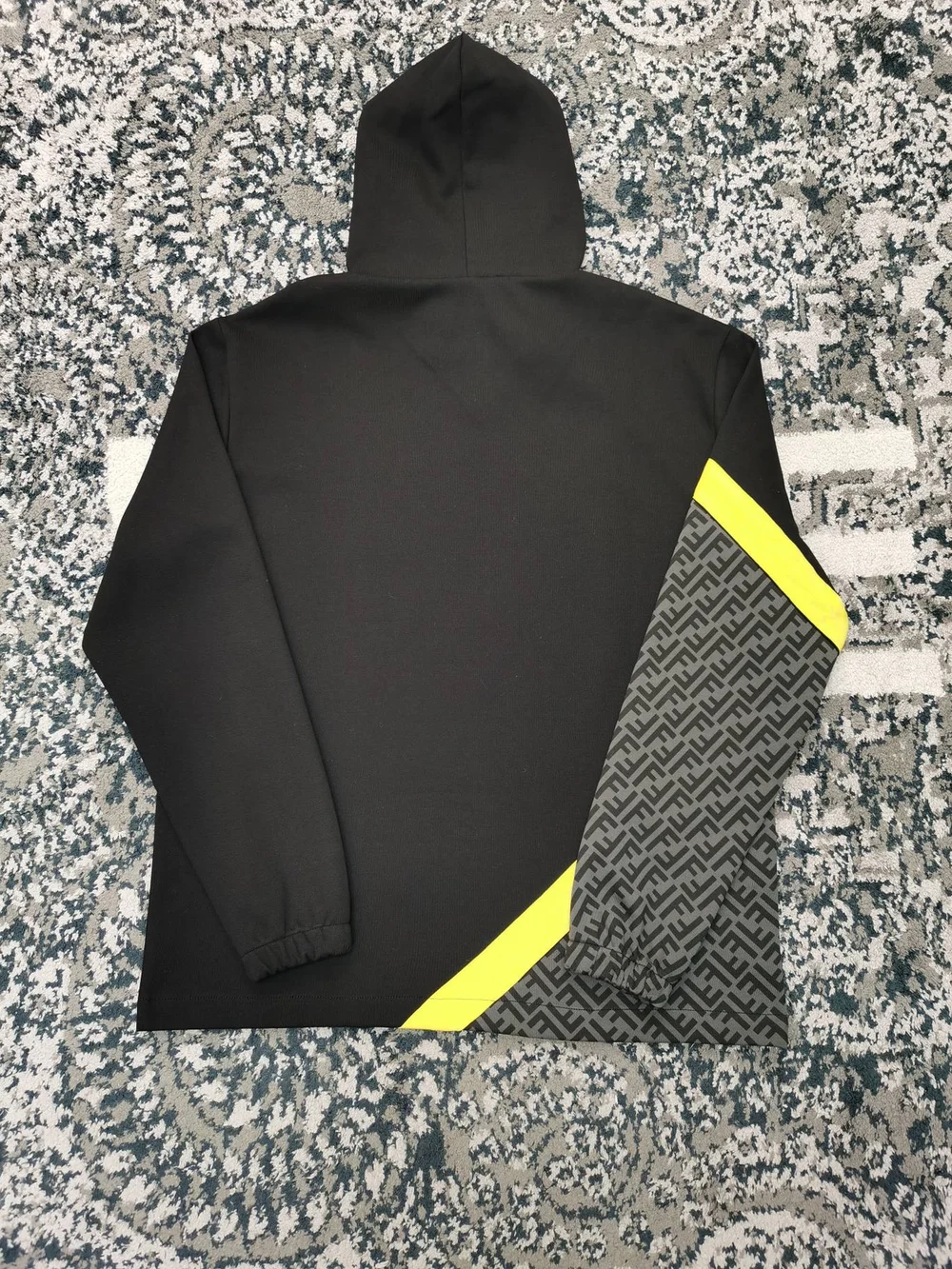 펜디 FF 모노그램 인서드 후드 블랙