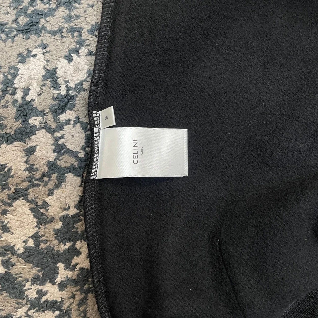 셀린느 블랙 라인스톤 레터링 로고