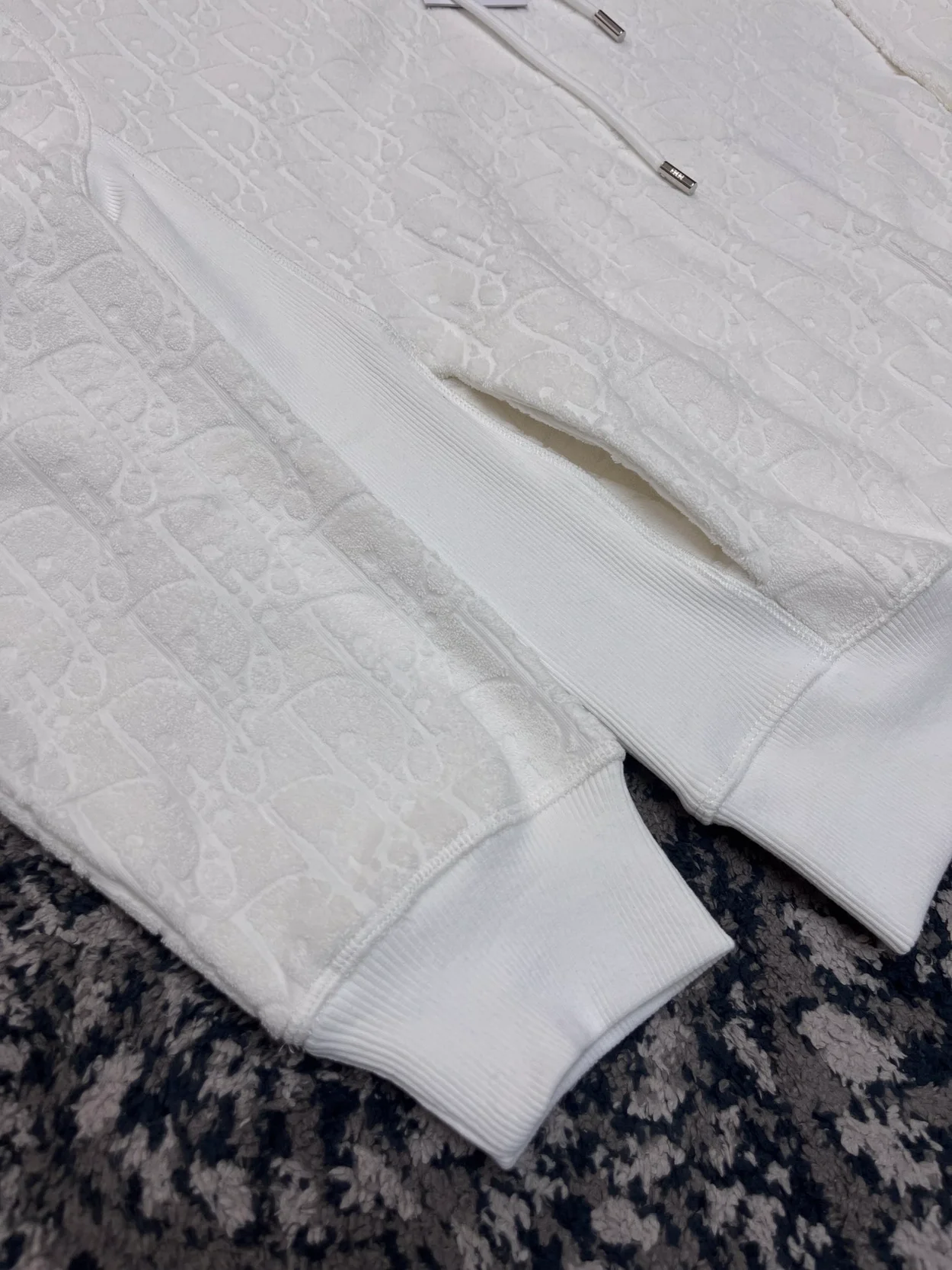 디올 오블리크 릴렉스 핏 후드 화이트