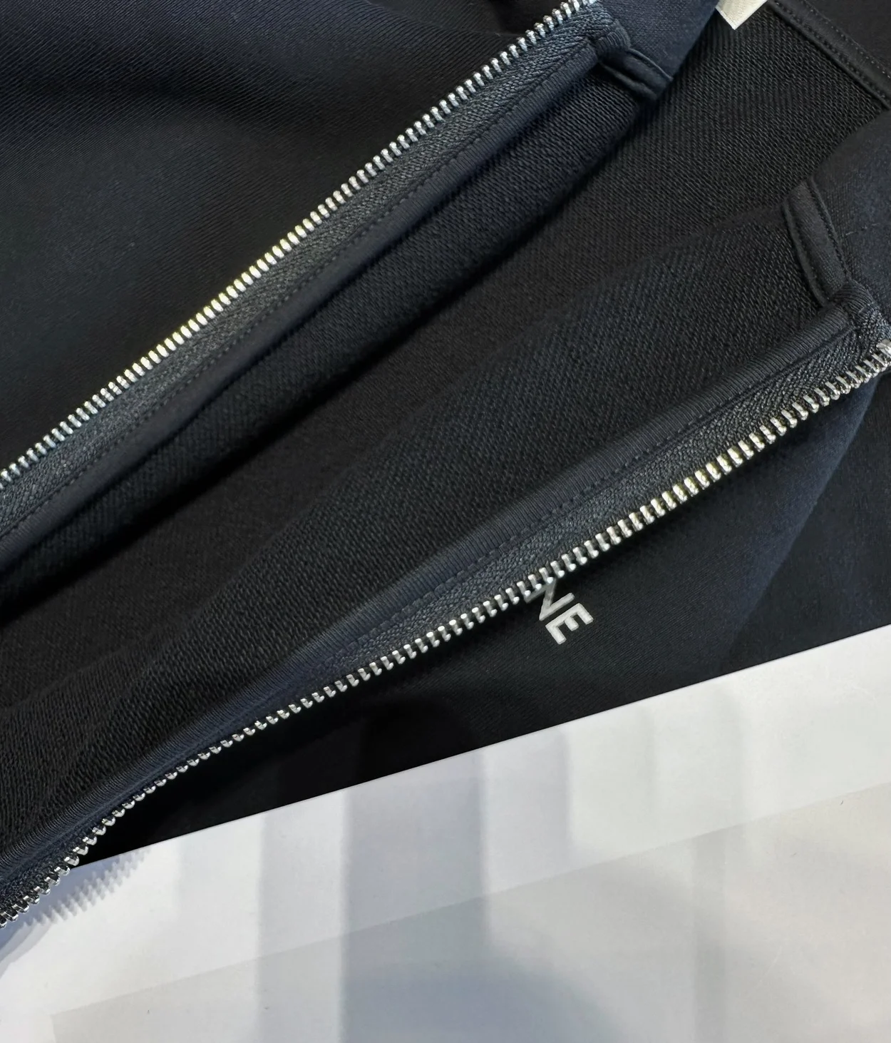 셀린느 미니 트리옹프 프린트 저지 후드