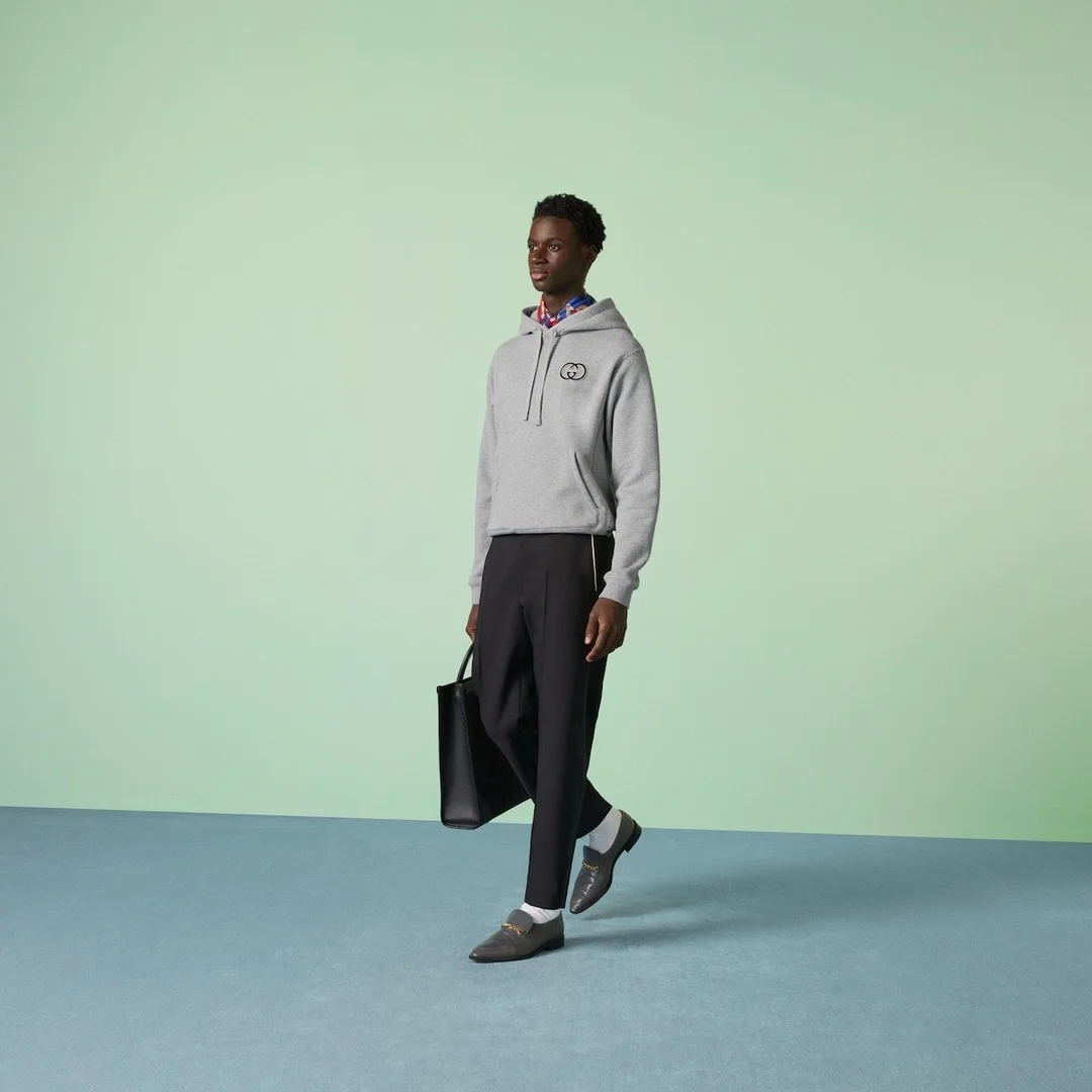 구찌 인터로킹 G 디테일 후드 그레이