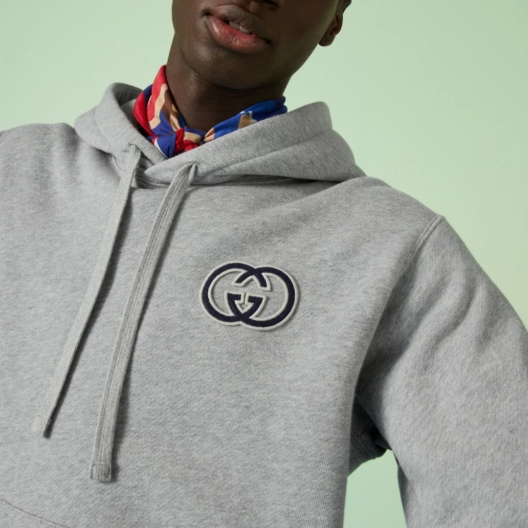 구찌 인터로킹 G 디테일 후드 그레이