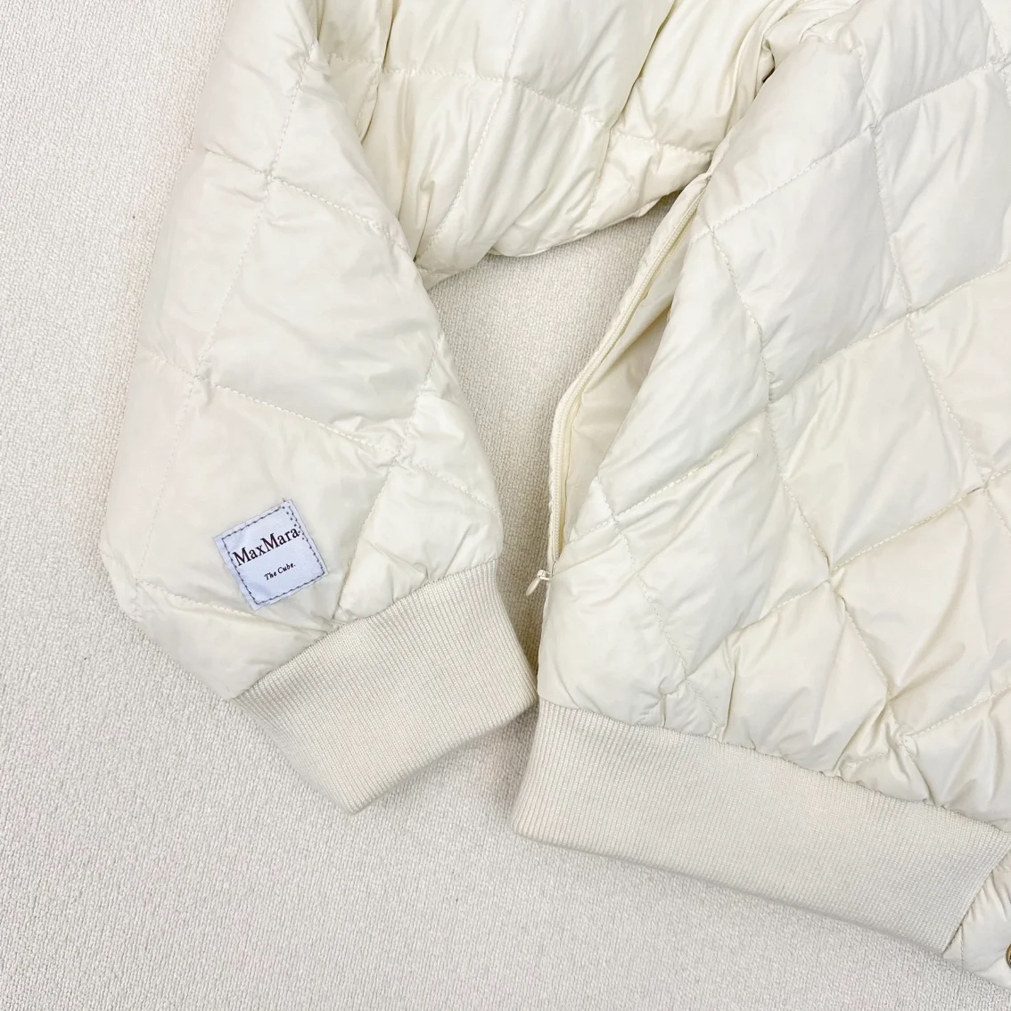 막스마라 비소프트 리버시블 패딩 자켓