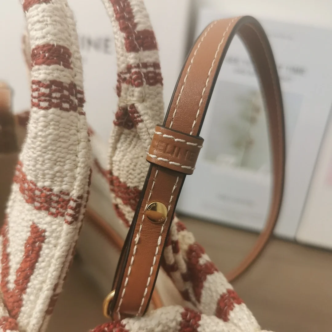 셀린느 스몰 카바스 타이스 텍스타일 올오버 화이트레드