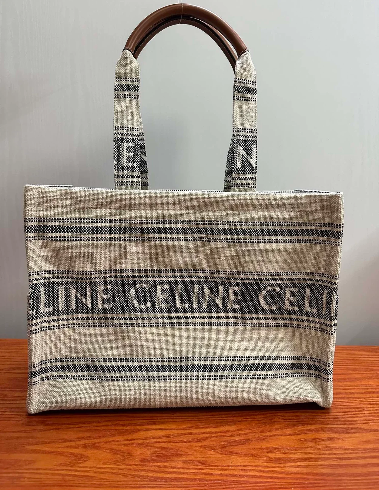 셀린느 라지 타이스 카바스 화이트블랙