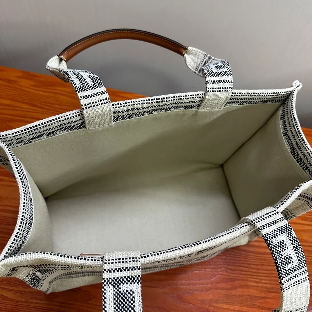 셀린느 라지 타이스 카바스 화이트블랙