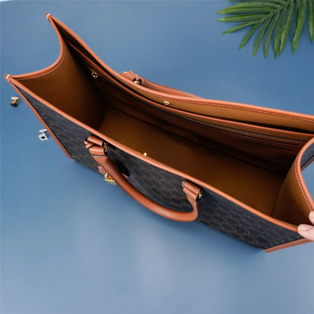 셀린느 호리존탈 카바스 토트백 탠