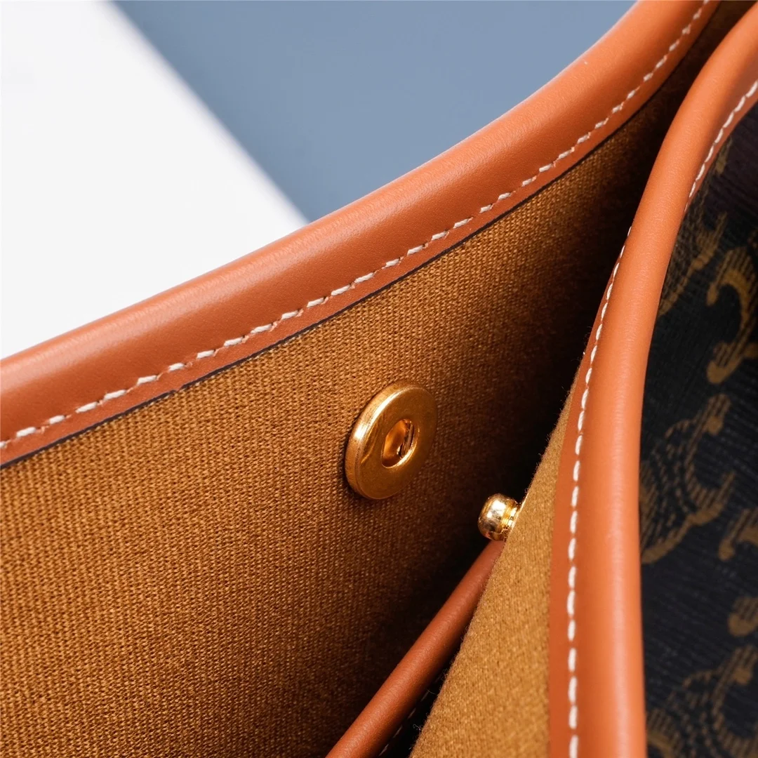 셀린느 호리존탈 카바스 토트백 탠