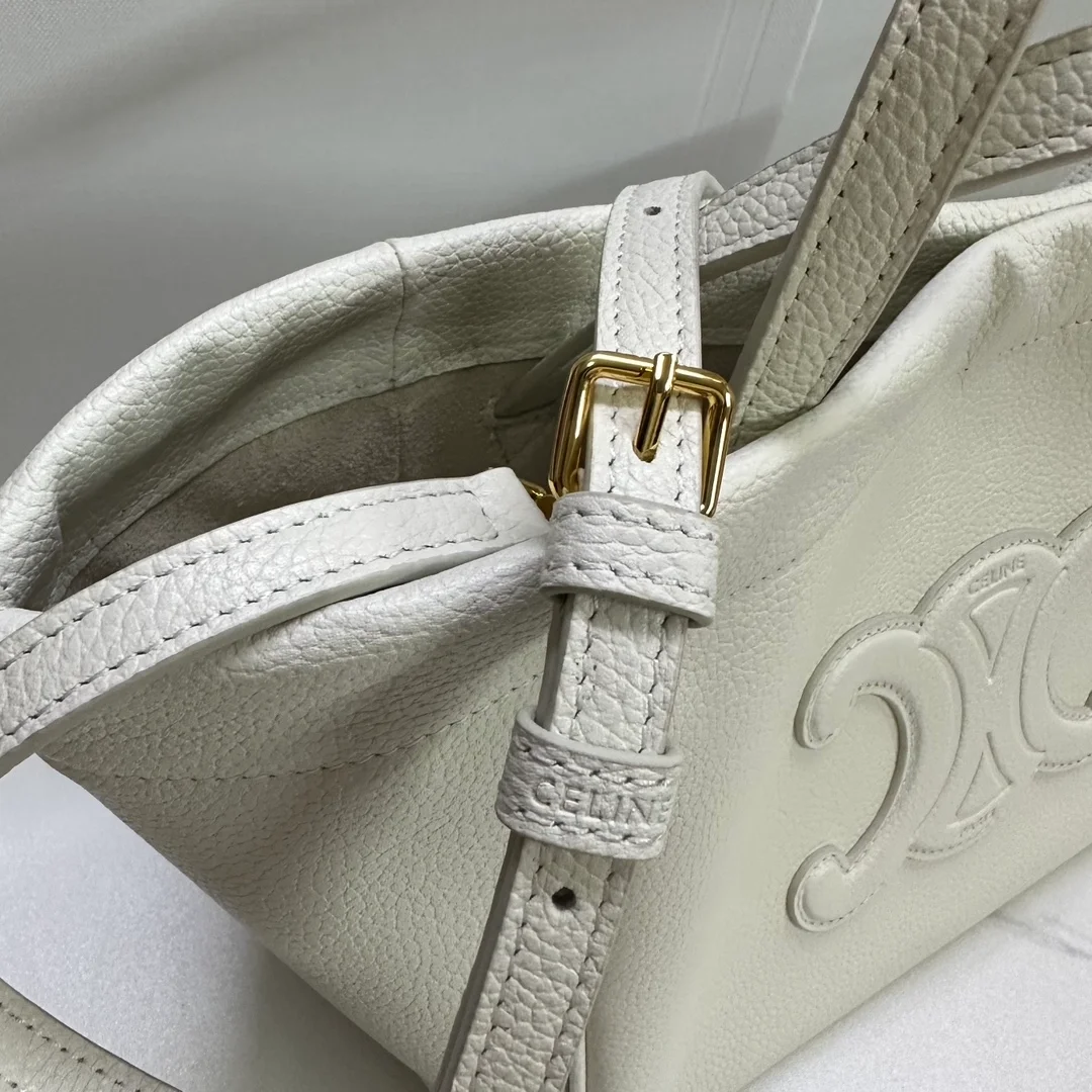 셀린느 드로우스트링 카바스 스몰 백 라이트