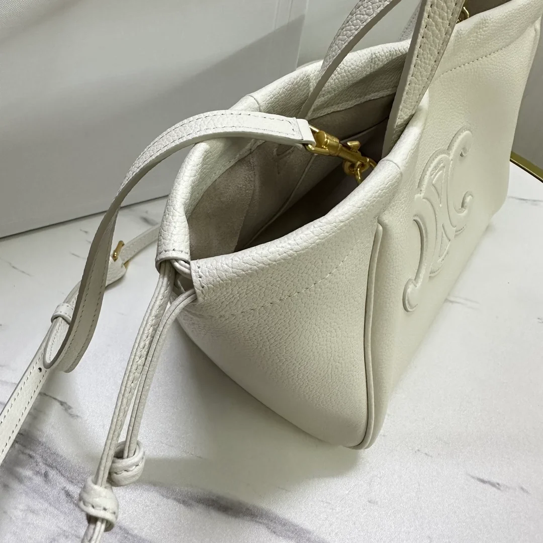 셀린느 드로우스트링 카바스 스몰 백 라이트