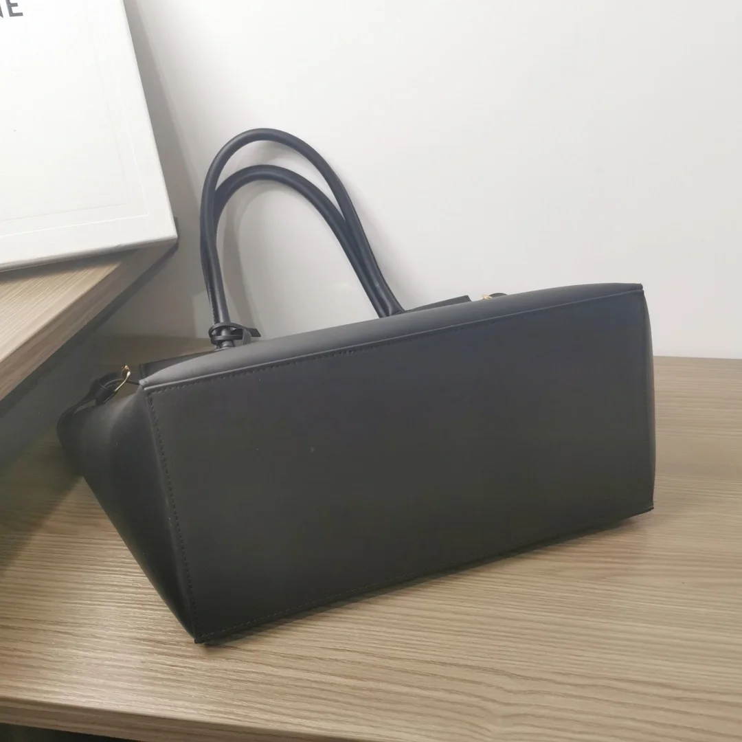 셀린느 카바스 부르주아 백 블랙