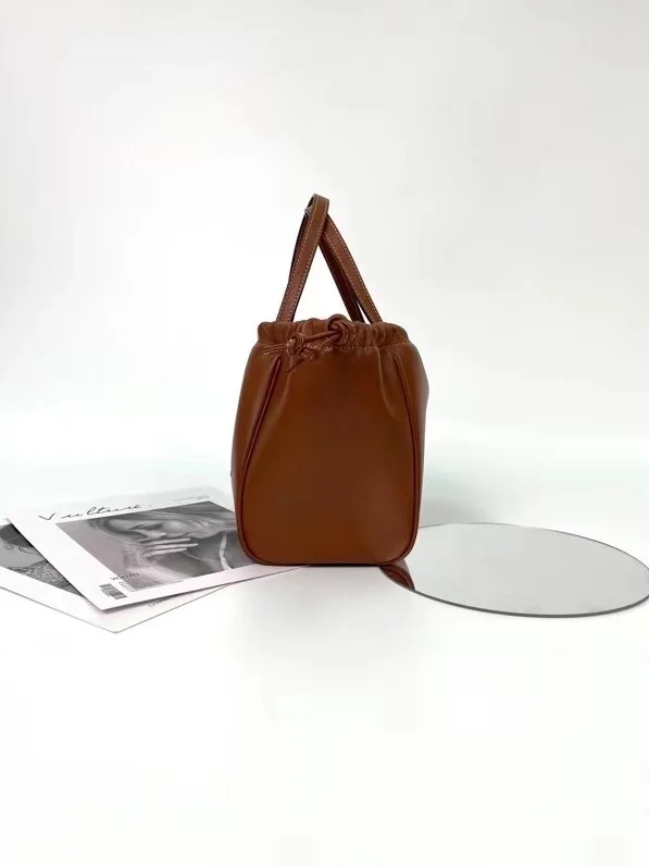 셀린느 드로우스트링 카바스 스몰 백 브라운