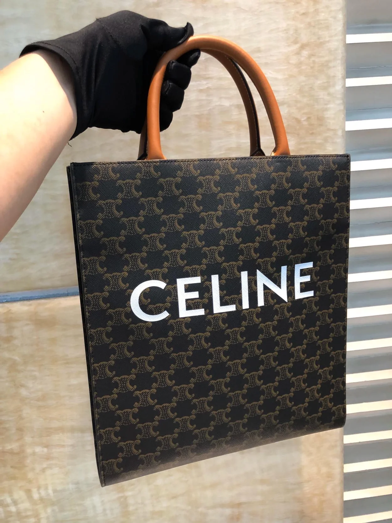 셀린느 스몰 버티컬 카바스 백 탠