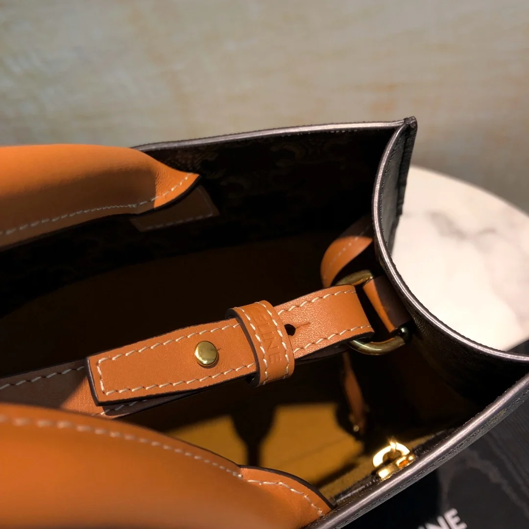 셀린느 스몰 버티컬 카바스 백 탠