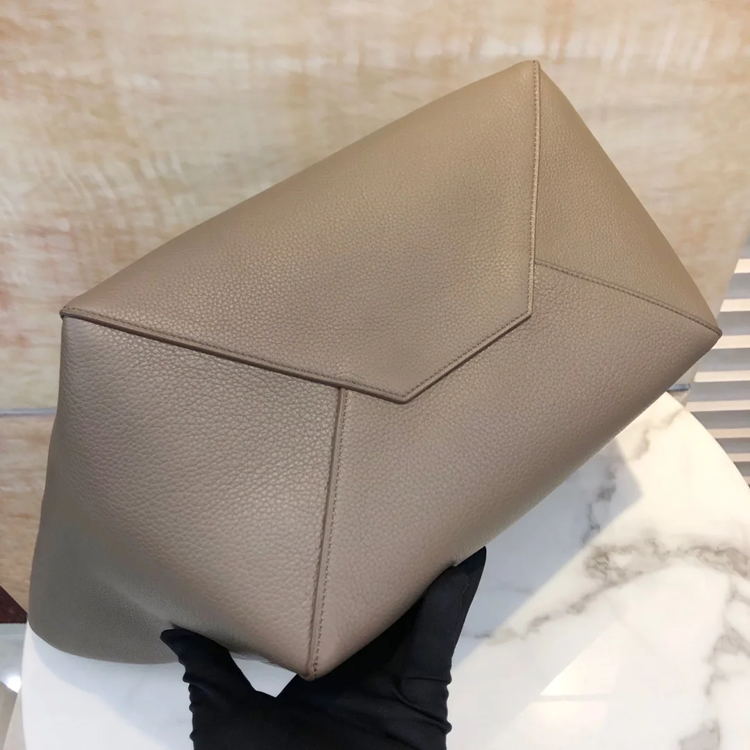 셀린느 스몰 카바스 팬텀 백 카키