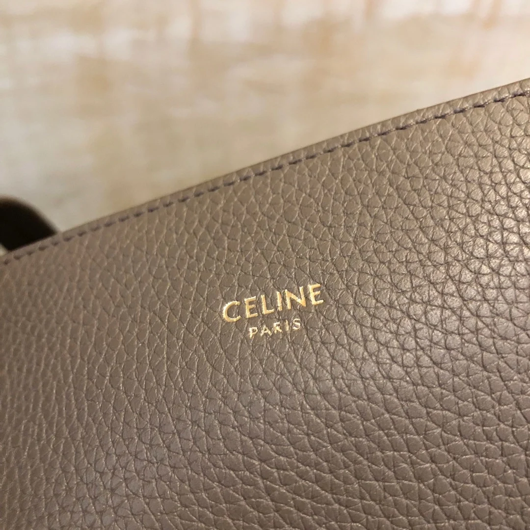 셀린느 스몰 카바스 팬텀 백 카키