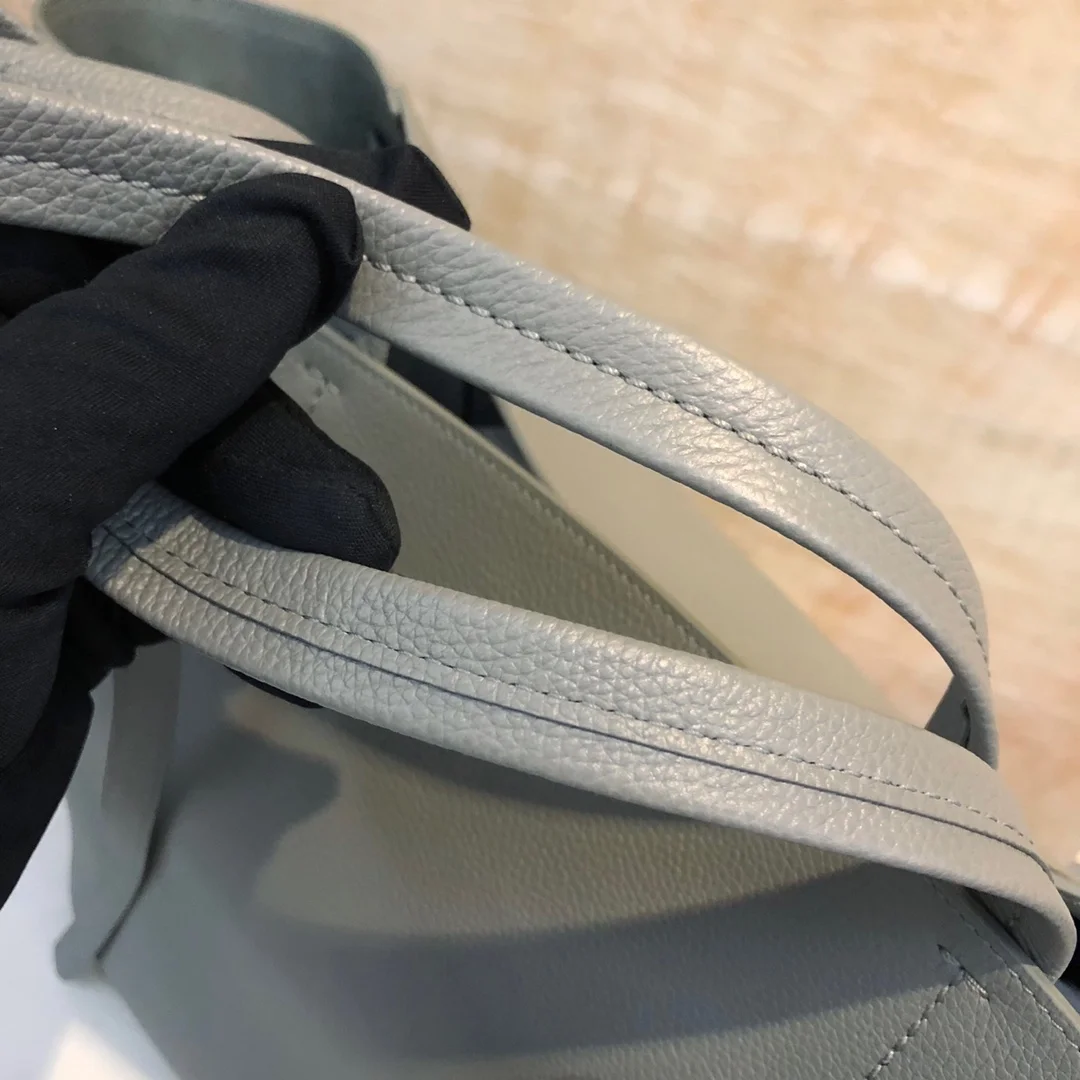 셀린느 스몰 카바스 팬텀 백 그레이