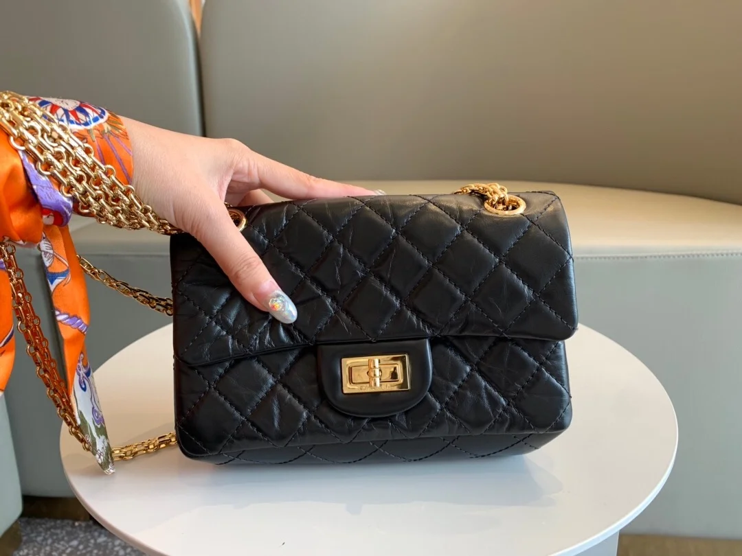 샤넬 2.55백 스터드 빈티지