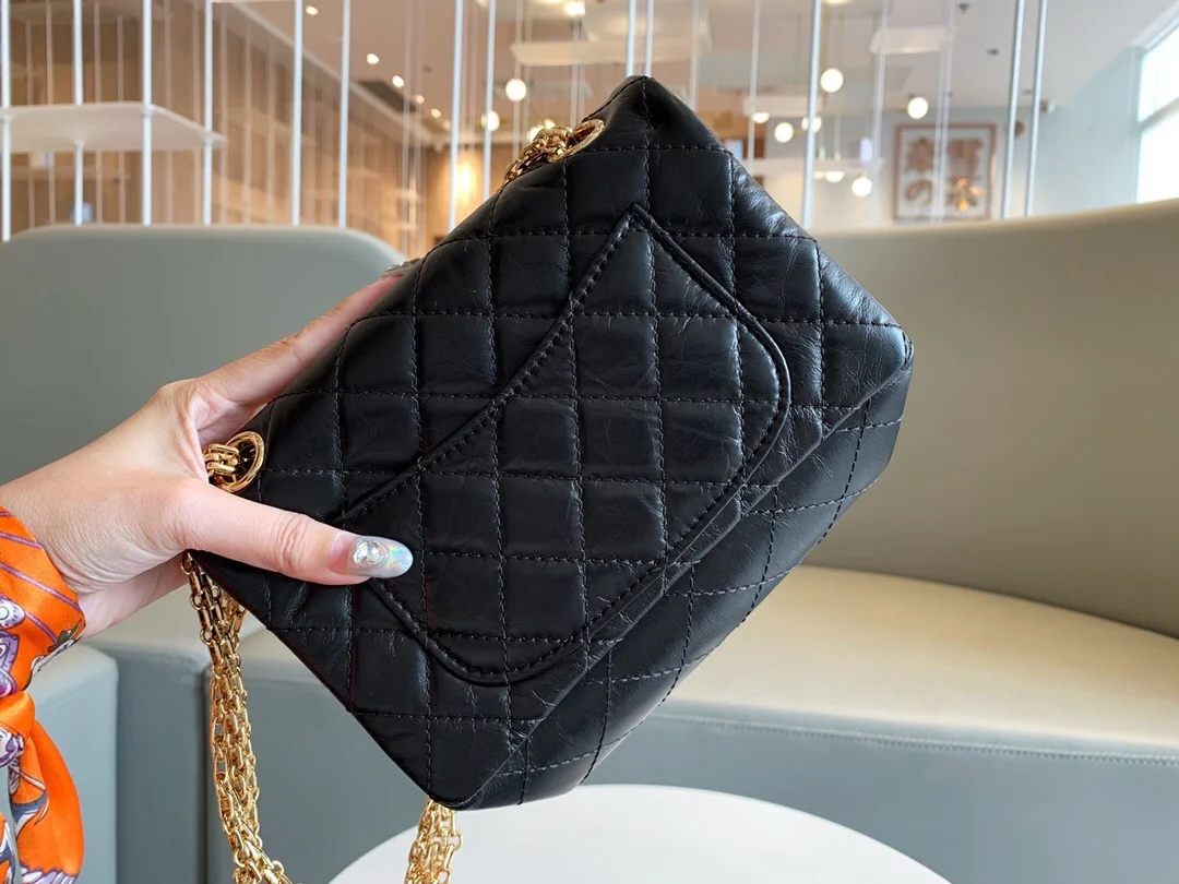 샤넬 2.55백 스터드 빈티지