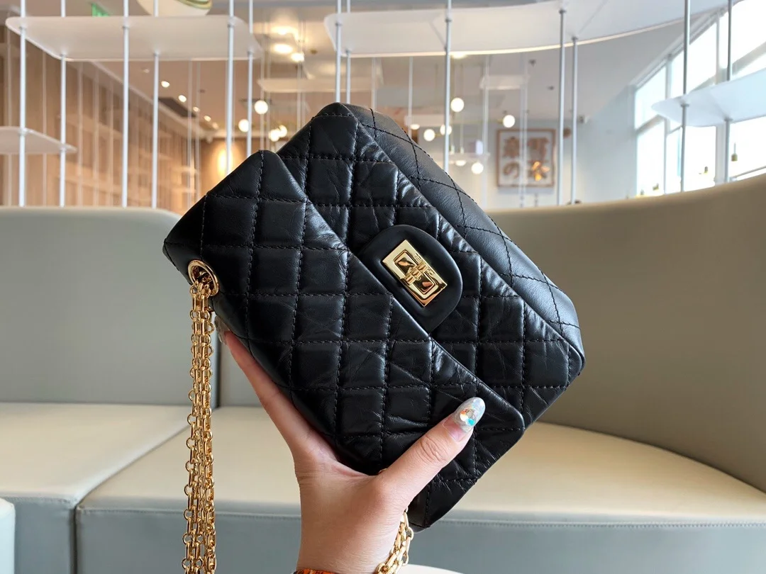 샤넬 2.55백 스터드 빈티지