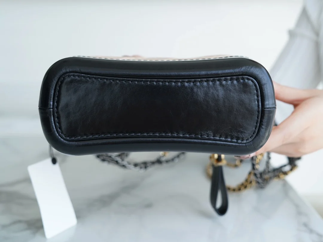 샤넬 가브리엘 스몰 호보백 살구