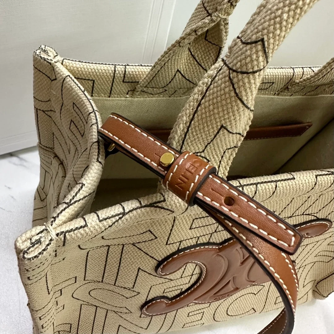 셀린느 스몰 카바스 타이스 트리옹프 토트백