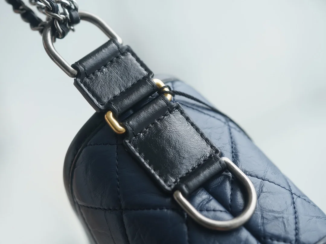 샤넬 가브리엘 스몰 호보백 블루