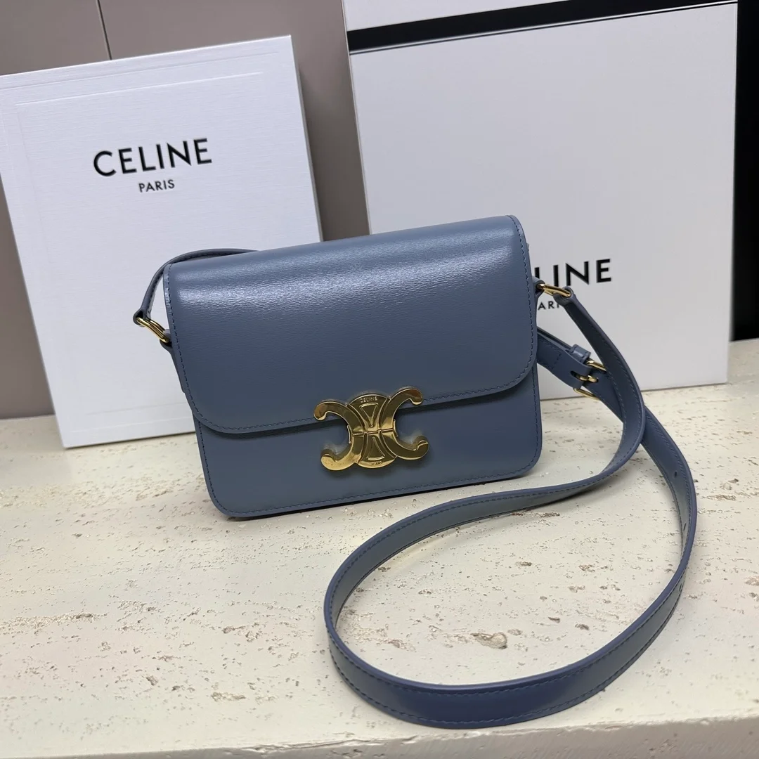 셀린느 틴 트리옹프 백 블루 그레이