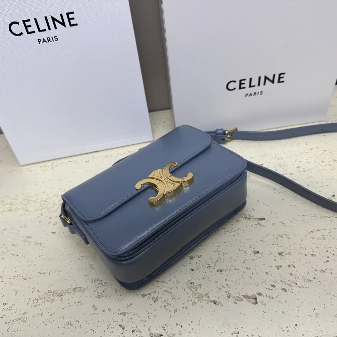 셀린느 틴 트리옹프 백 블루 그레이