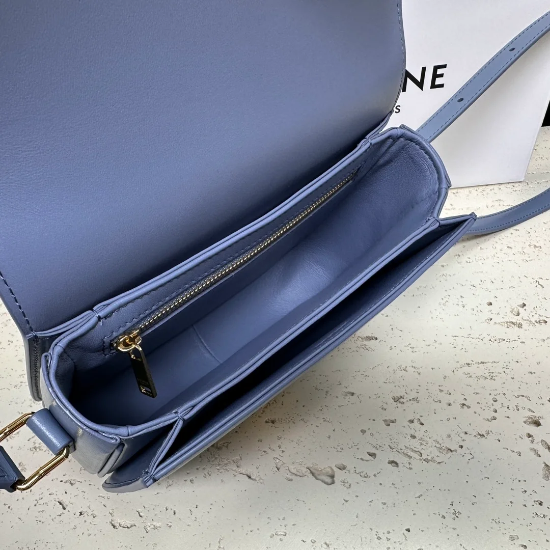 셀린느 틴 트리옹프 백 블루 그레이