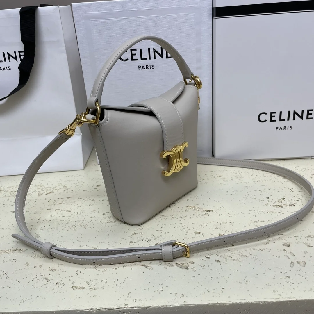 셀린느 미니 트리옹프 버킷백 라이트스톤