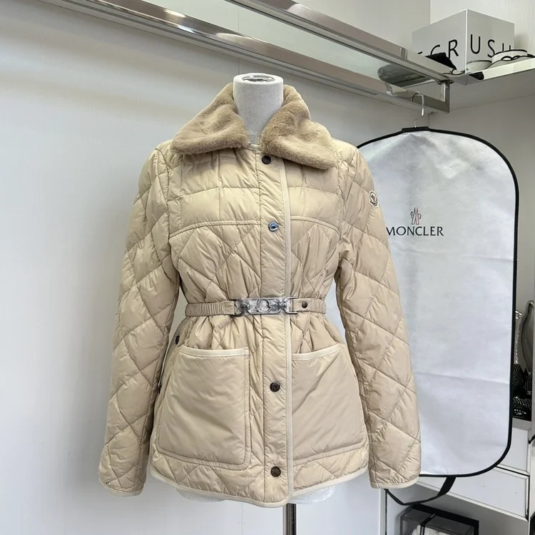 몽클레어 시냐 Cygne 쇼트 다운