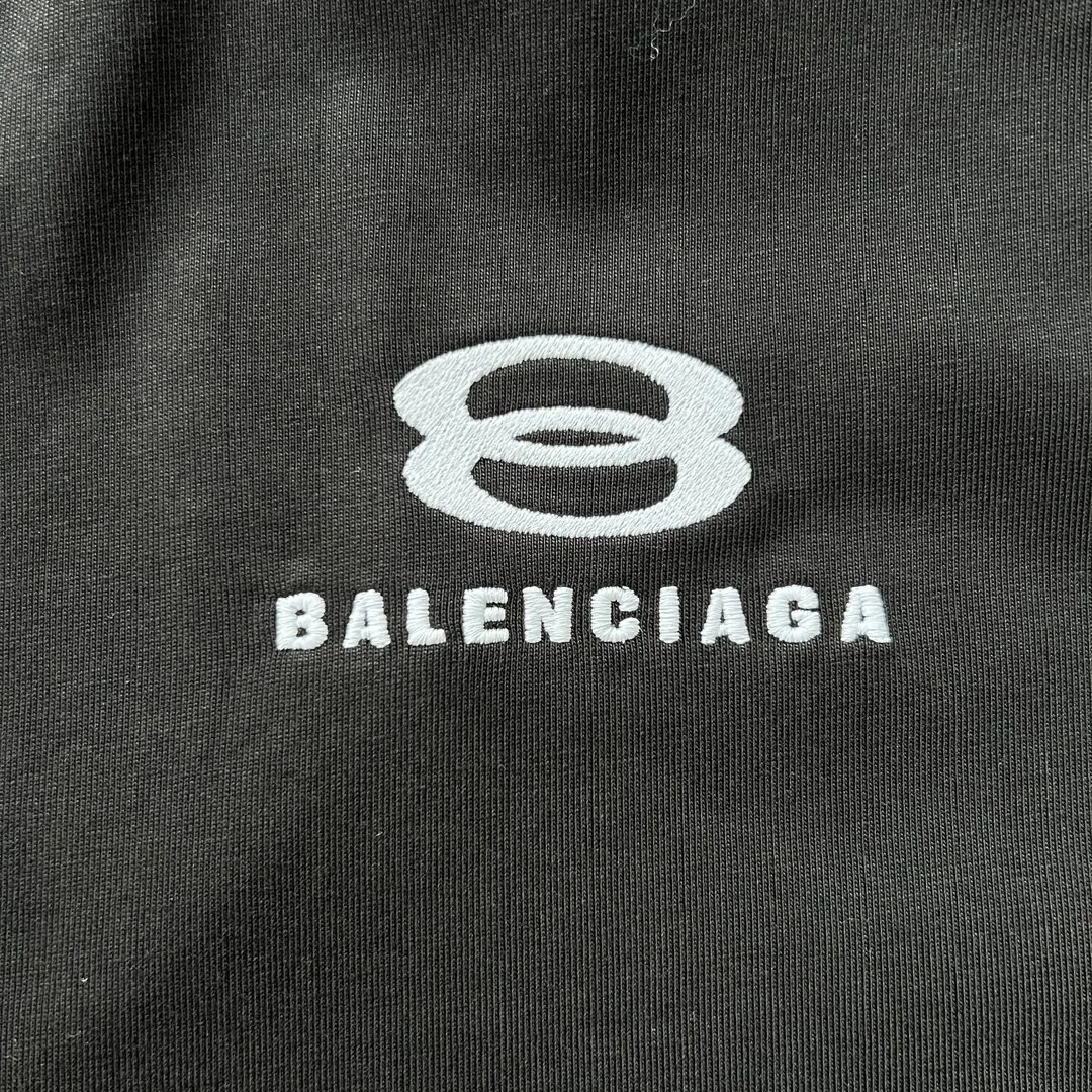 발렌시아가 유니티 스포츠 롱 슬리브 오버사이즈 티셔츠