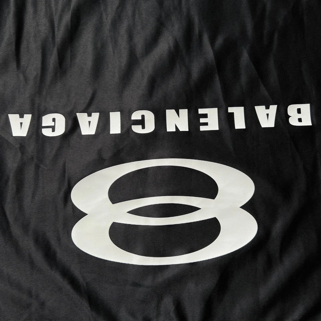 발렌시아가 유니티 스포츠 롱 슬리브 오버사이즈 티셔츠