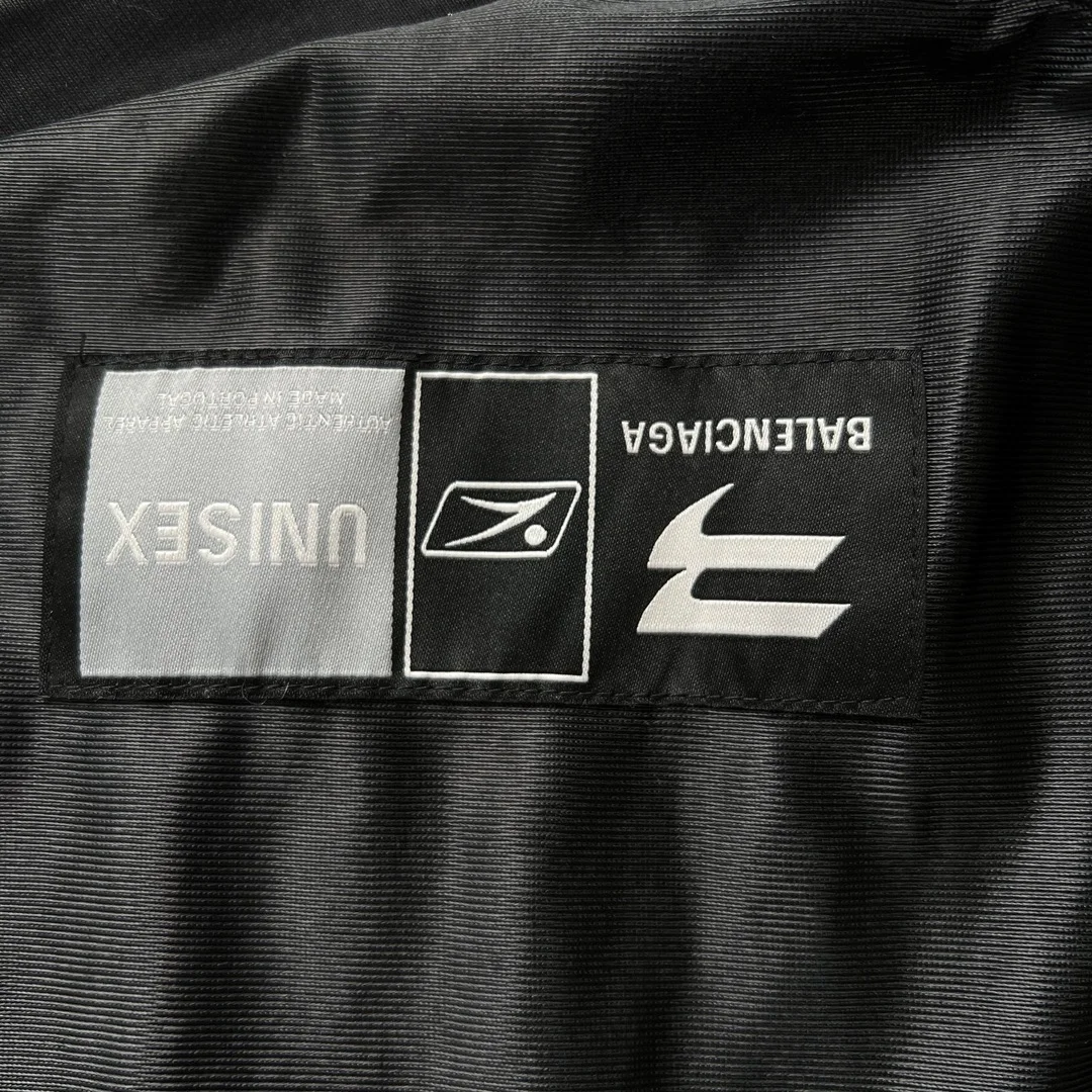 발렌시아가 유니티 스포츠 롱 슬리브 오버사이즈 티셔츠