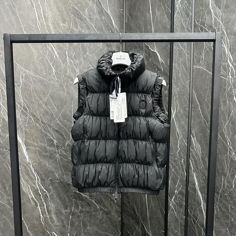 몽클레어 Apriate 다운 베스트 블랙