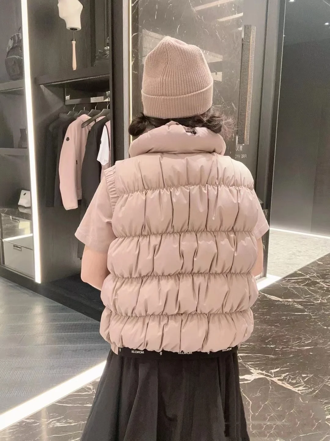 몽클레어 Apriate 다운 베스트