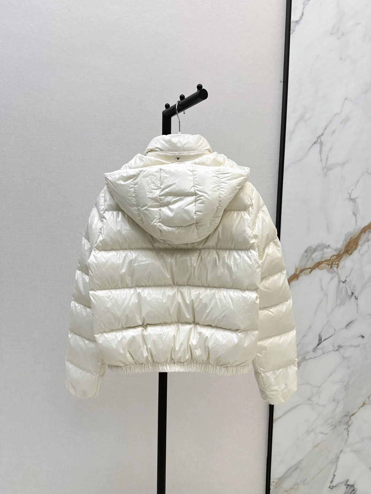 몽클레어 Andro 쇼트 다운 재킷