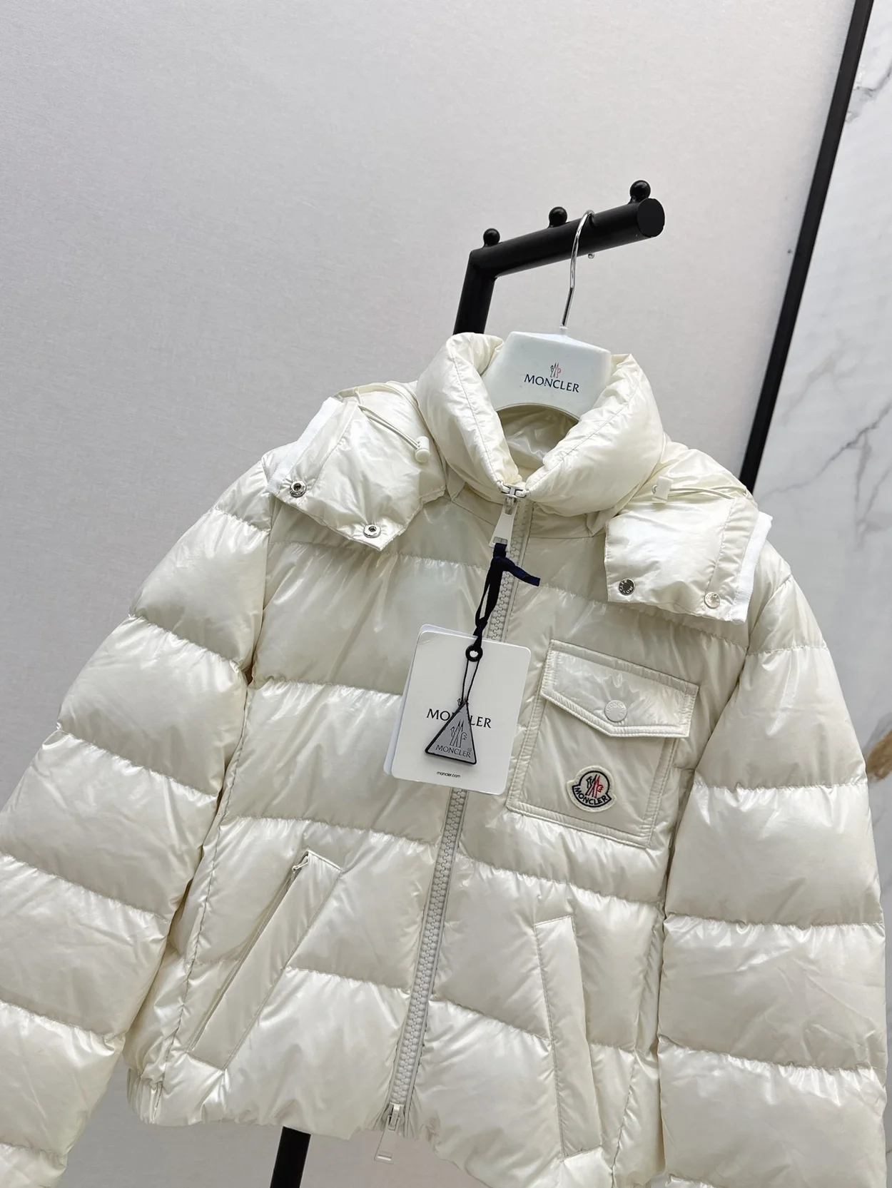 몽클레어 Andro 쇼트 다운 재킷