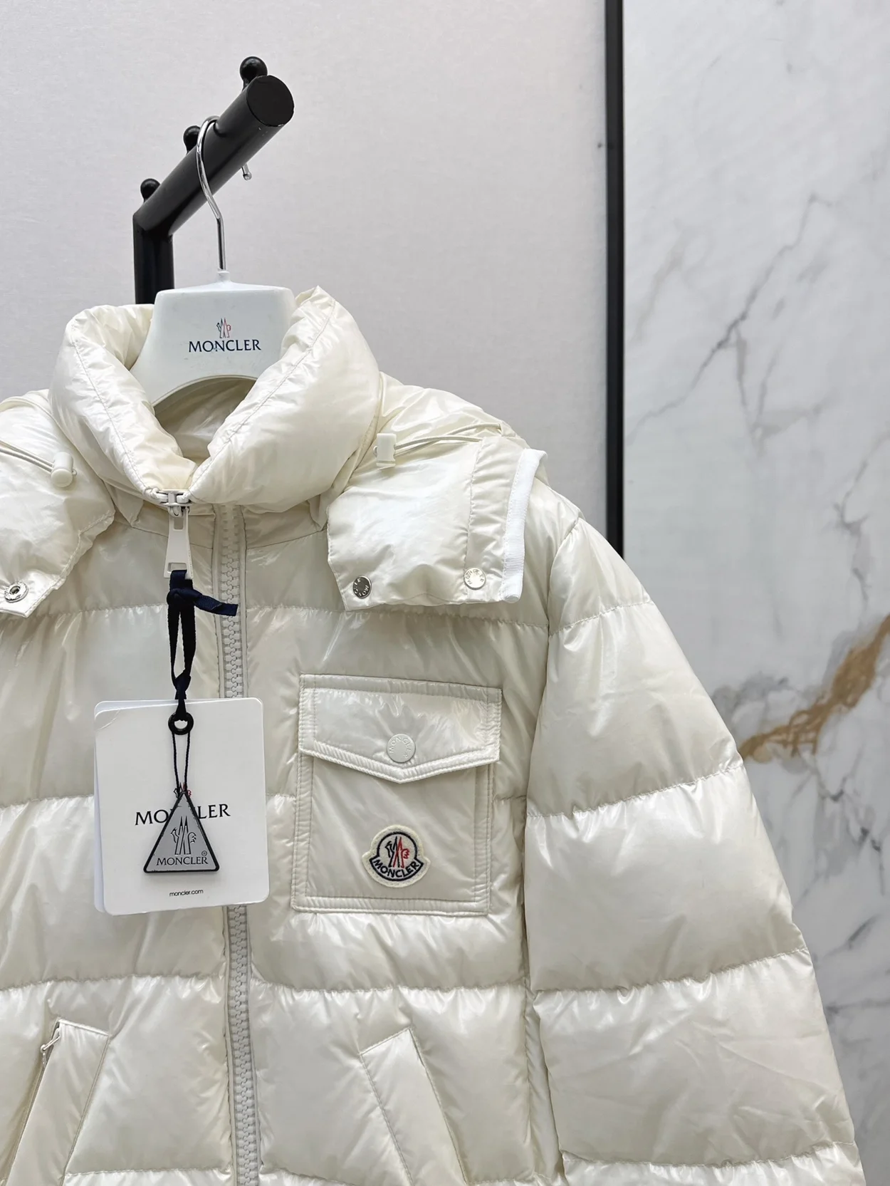 몽클레어 Andro 쇼트 다운 재킷