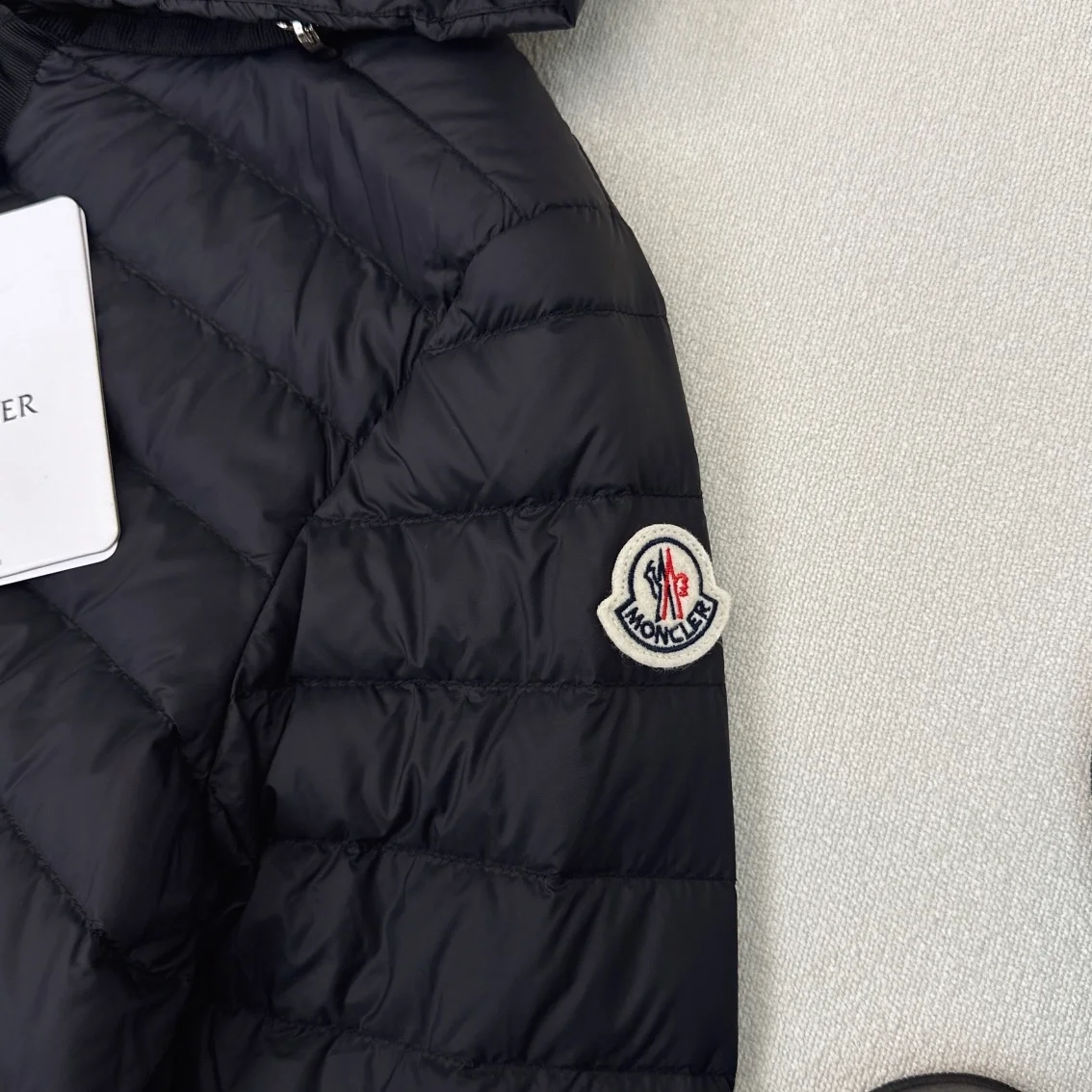 몽클레어 Raie 쇼트 다운 재킷