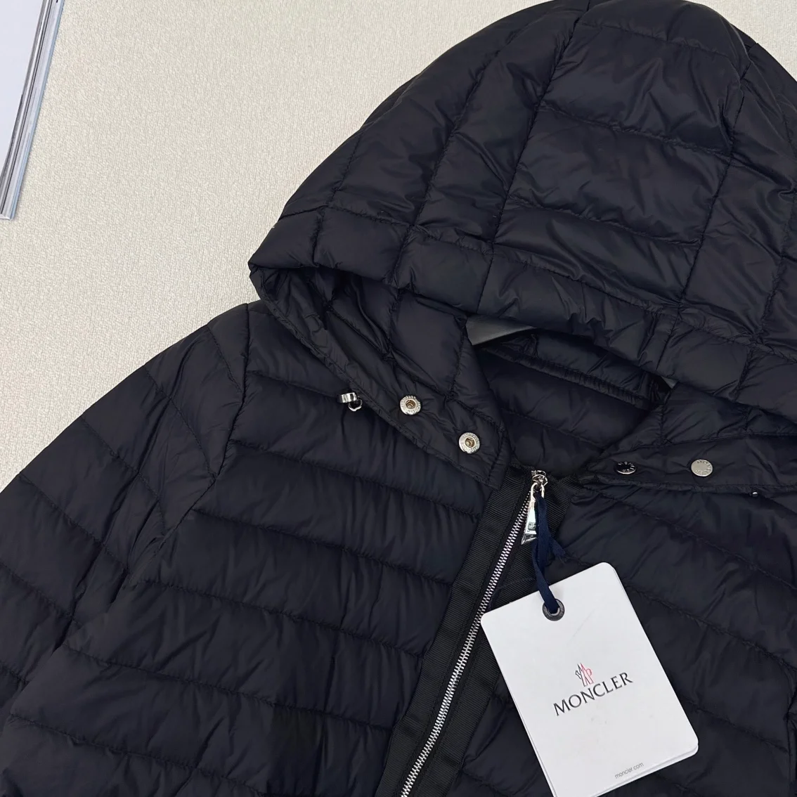 몽클레어 Raie 쇼트 다운 재킷