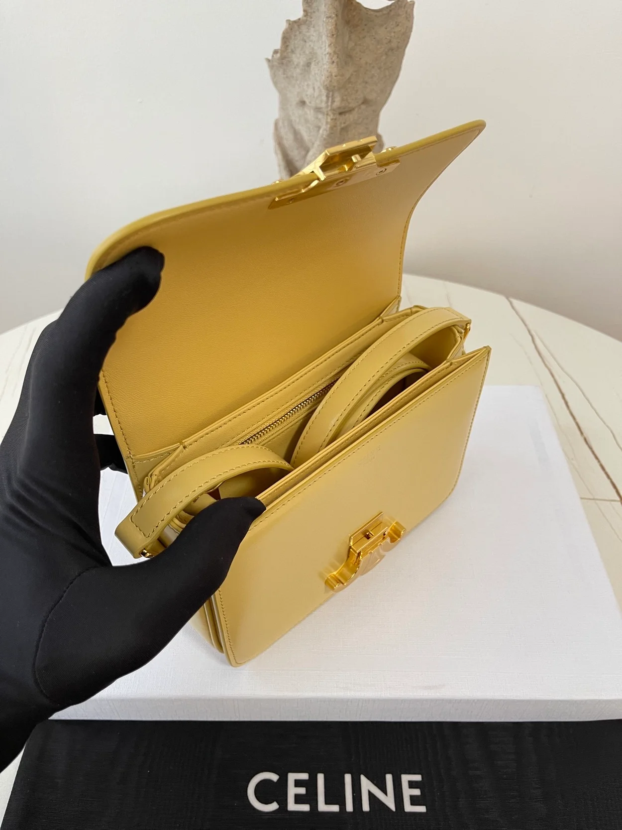 셀린느 틴 트리옹프 백 옐로우